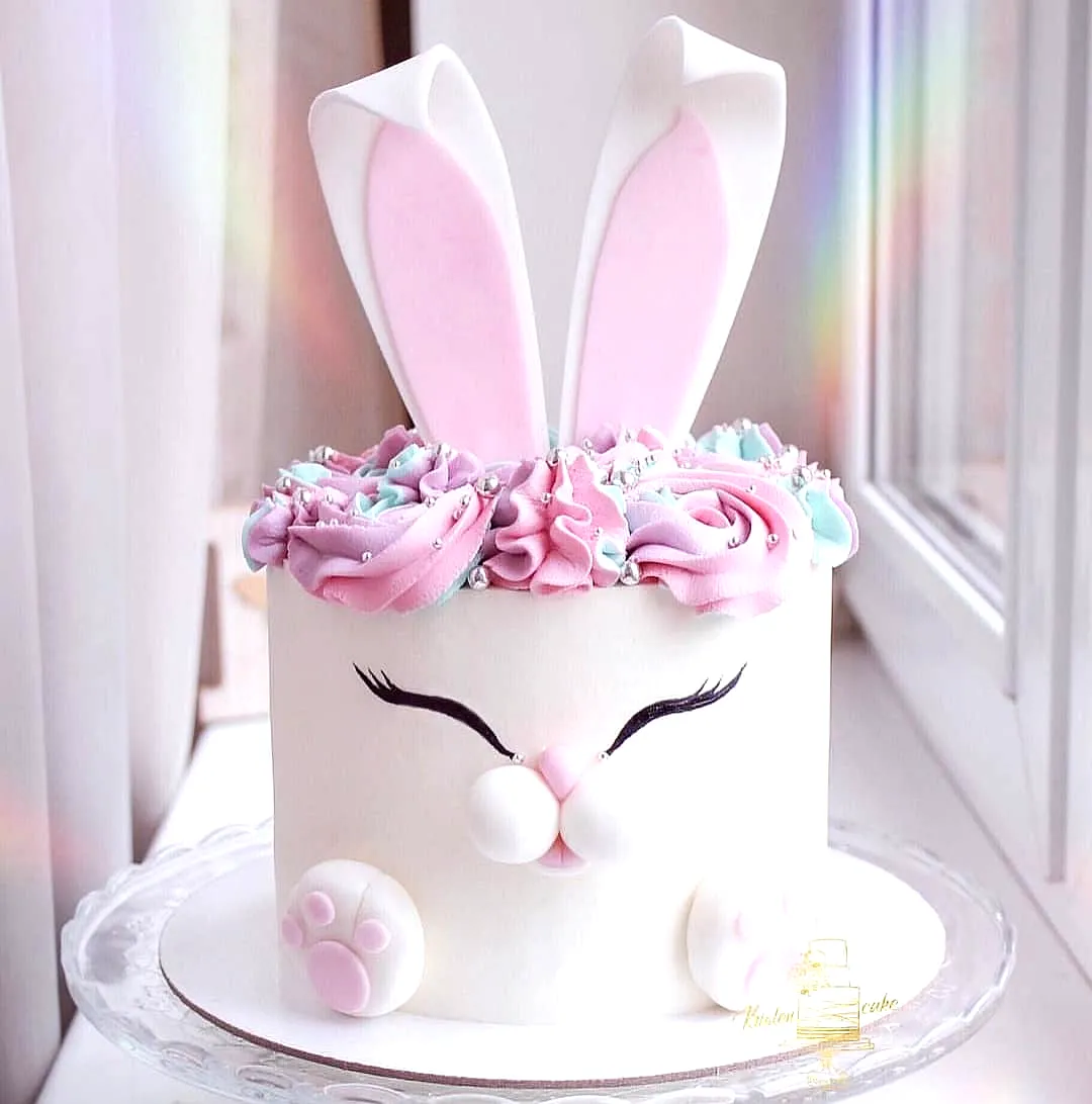 Adorable Bunny Cake Design for a Whimsical Celebration