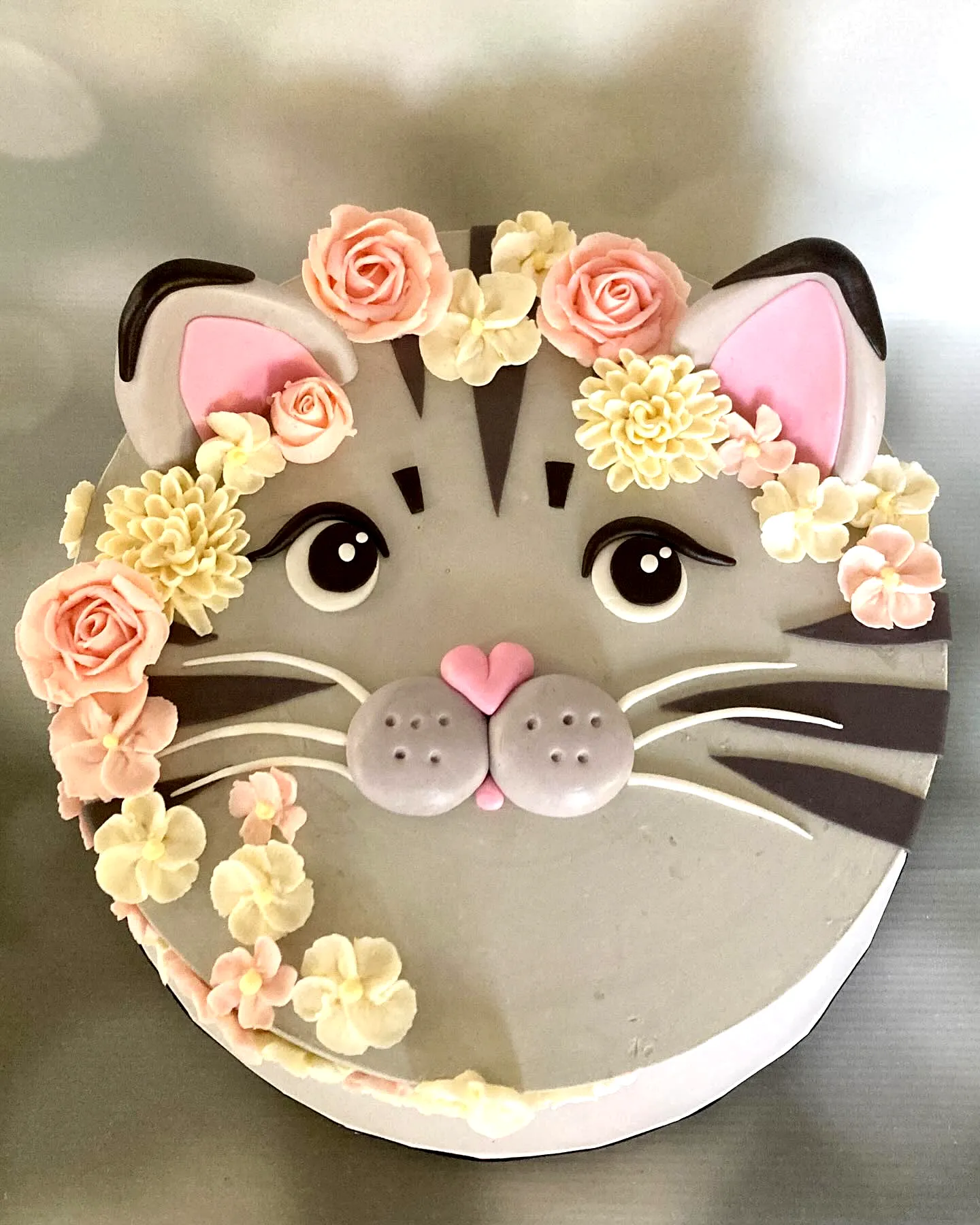 Adorable Cat Birthday Cake That Will Delight Your Feline Friend