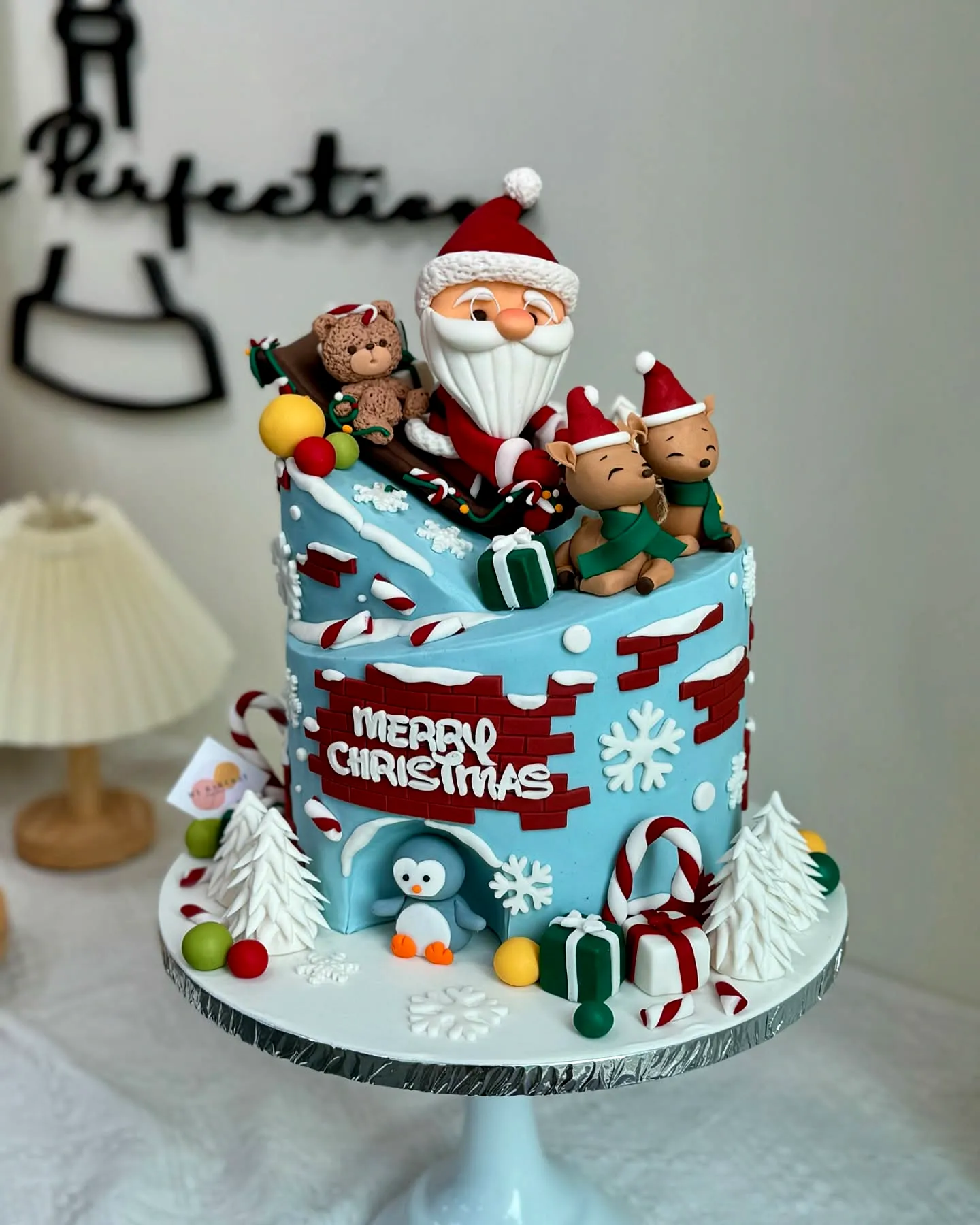 Adorable Christmas Birthday Cake for a Festive Celebration