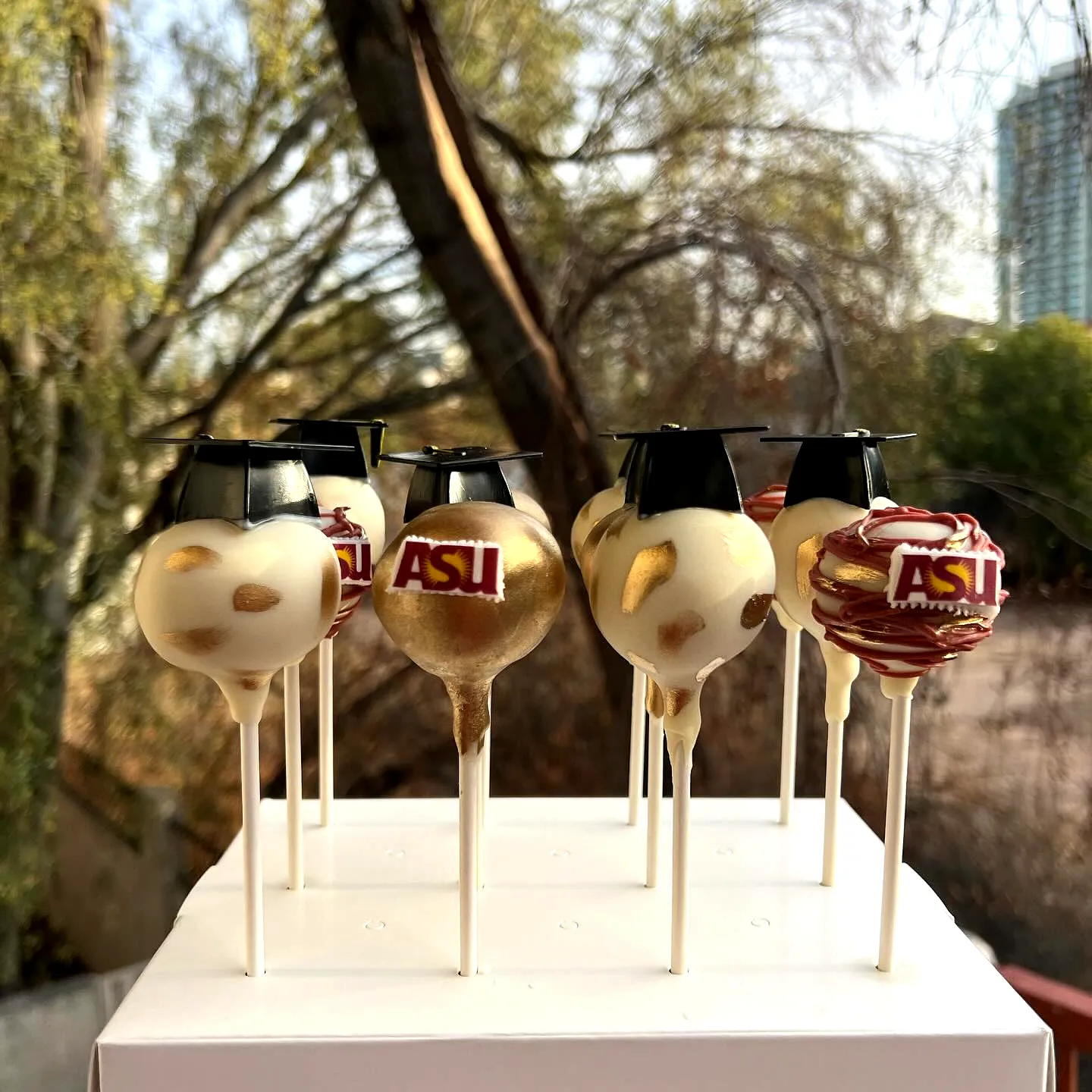 Adorable Graduation Cake Pop Designs for a Festive Celebration