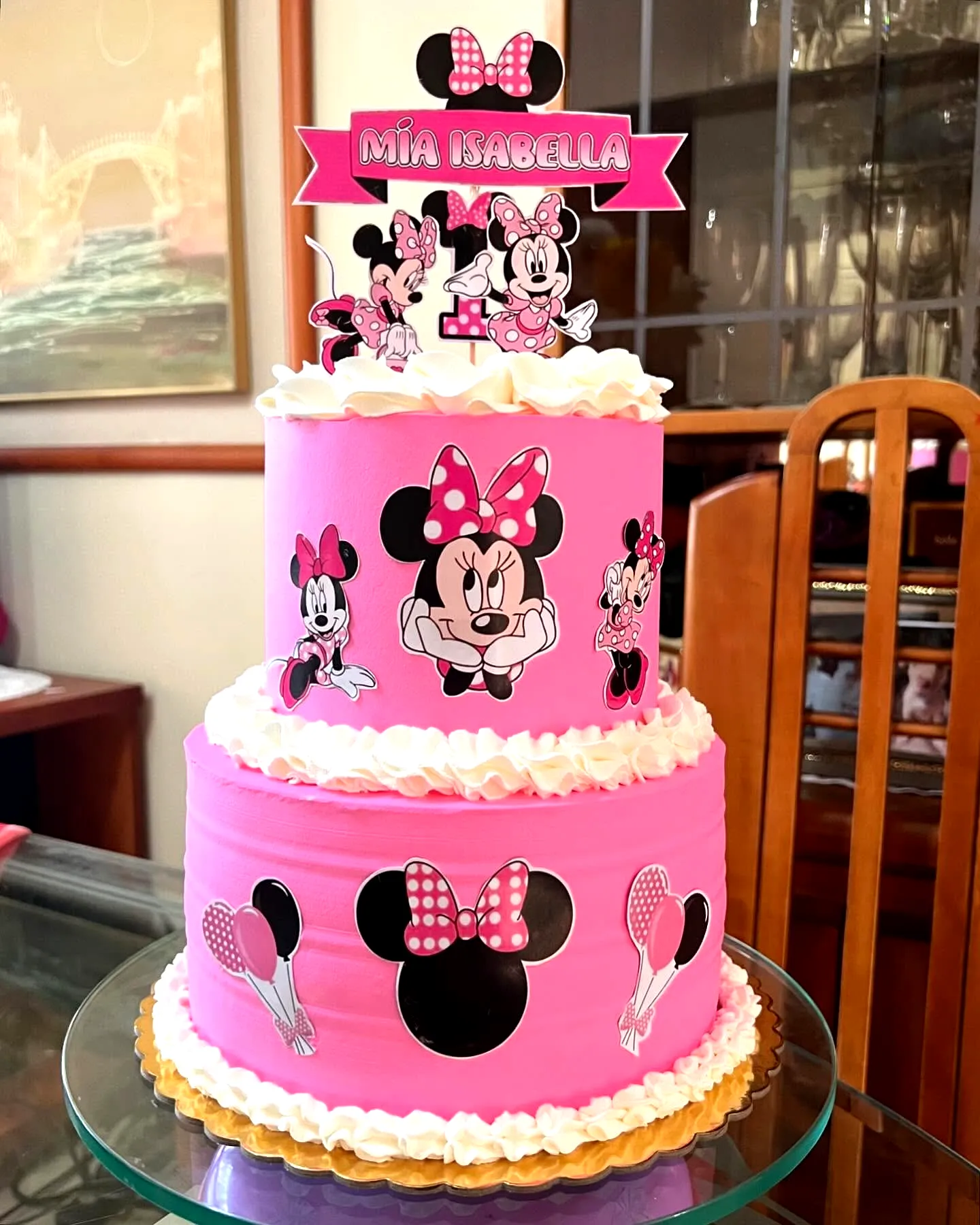 Adorable Minnie Mouse Birthday Cake in Vibrant Pink for a Fun Celebration
