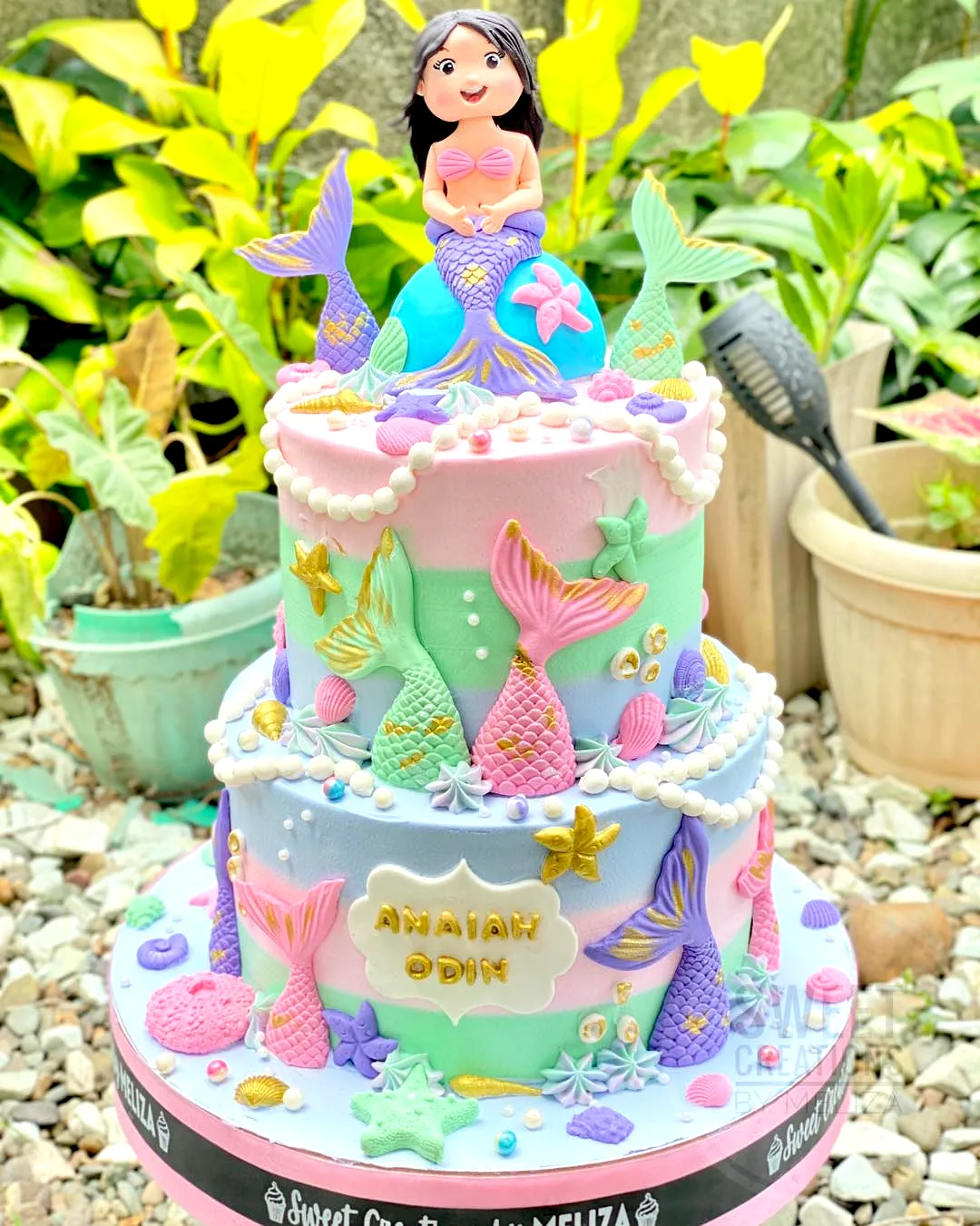 Charming Mermaid Cake Design in Pastel Colors with Shimmering Details