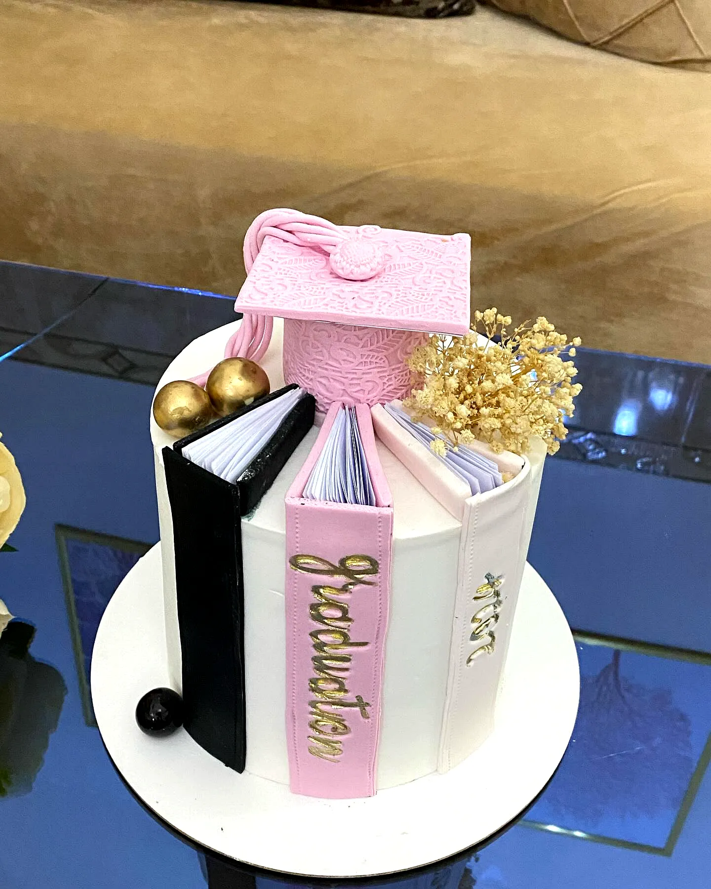 Charming Pink Graduation Cake for a Celebratory Graduation Celebration