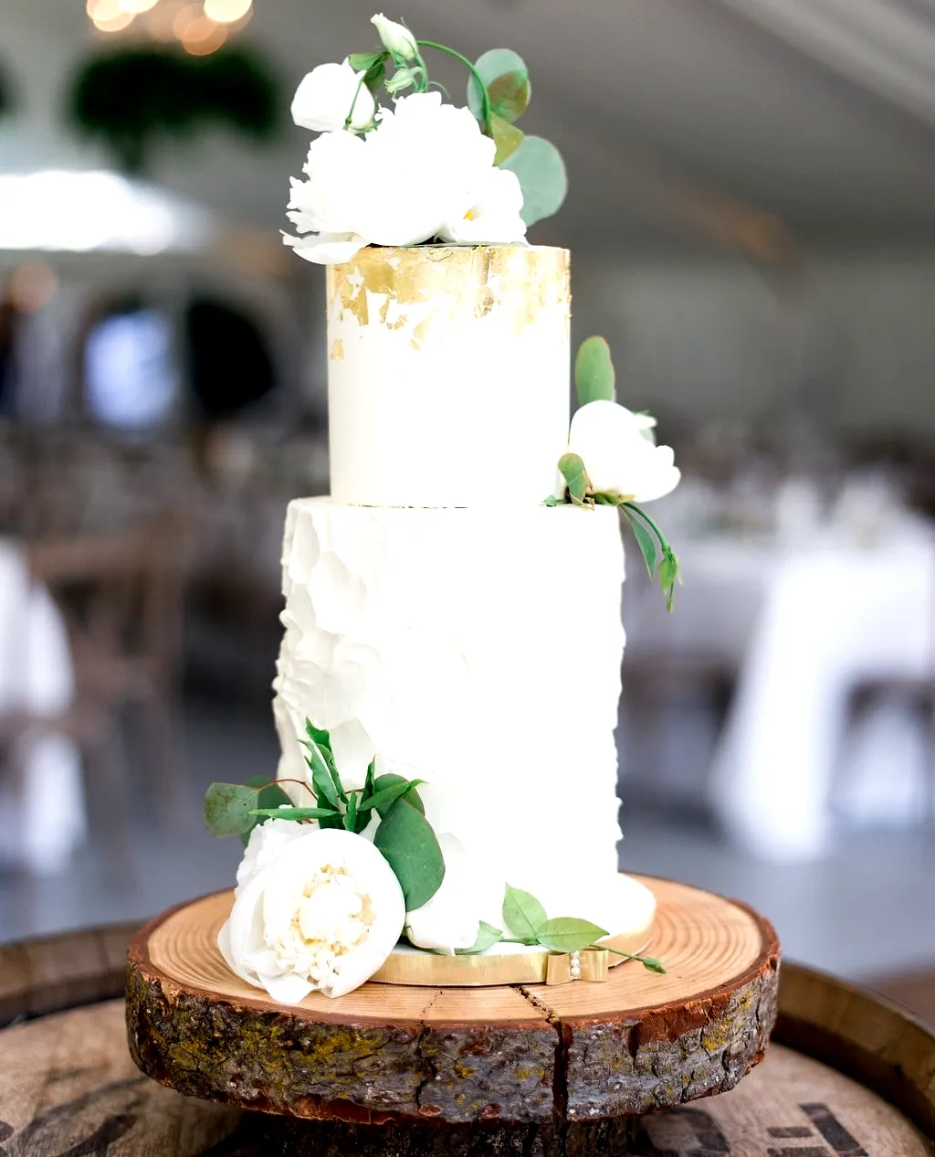 Charming Wedding Cake for Summer with Elegant Buttercream and Fresh Flowers