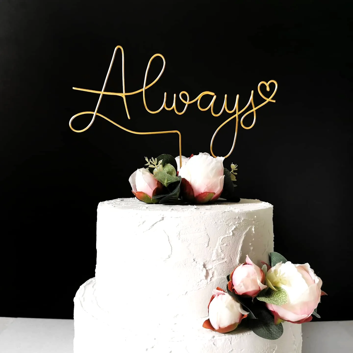 Charming Wedding Cake Topper for a Romantic Elegant Celebration