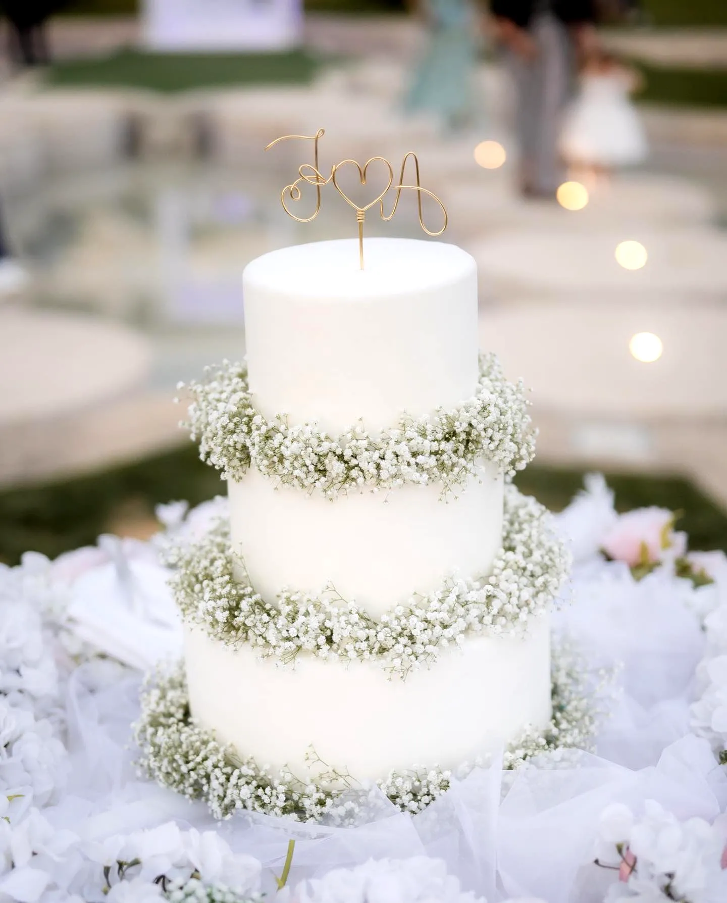 Charming Wedding Cake Topper Inspiration for Elegant Celebrations