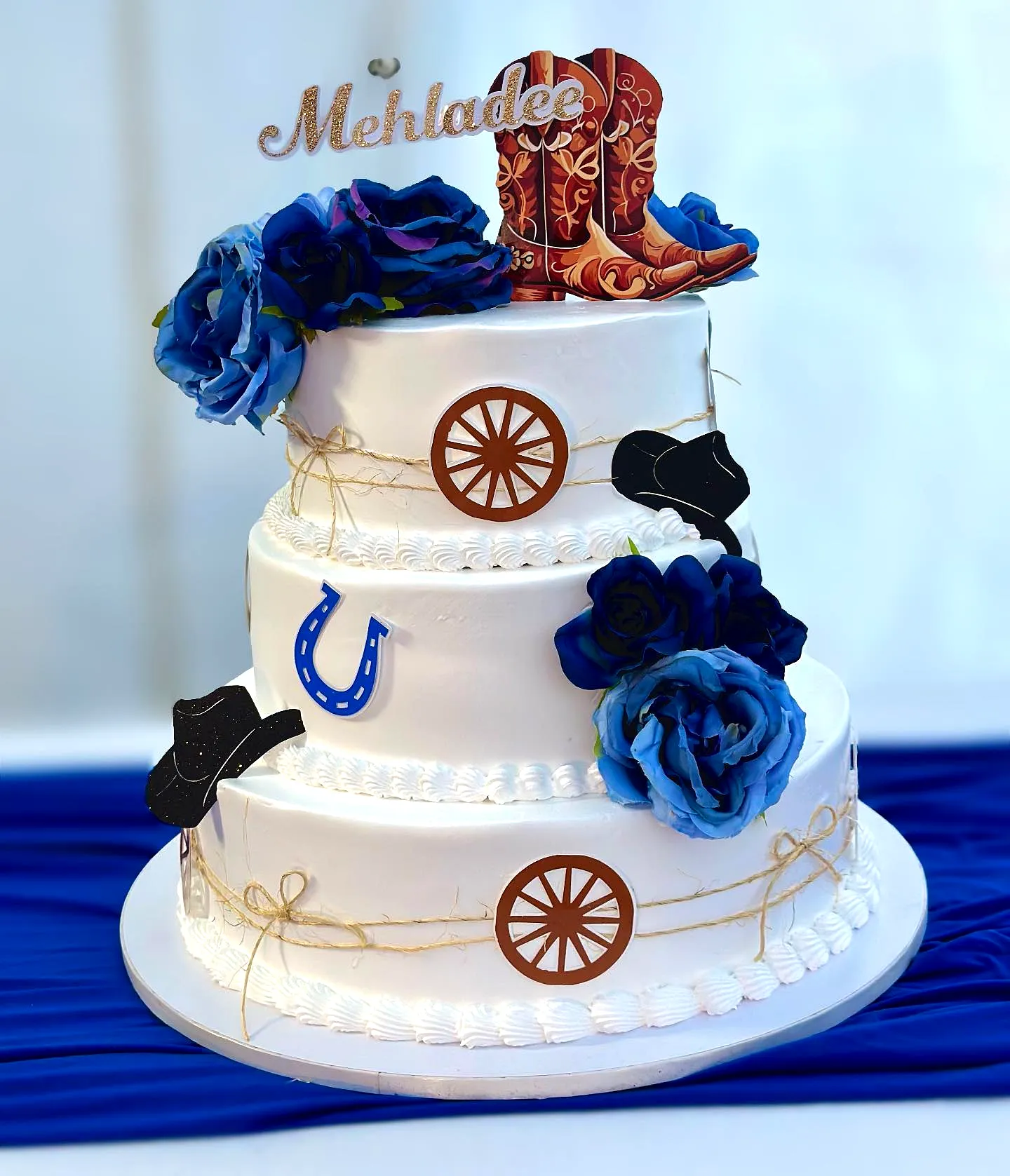 Charming Western Wedding Cake with Rustic Decor and Elegant Touches