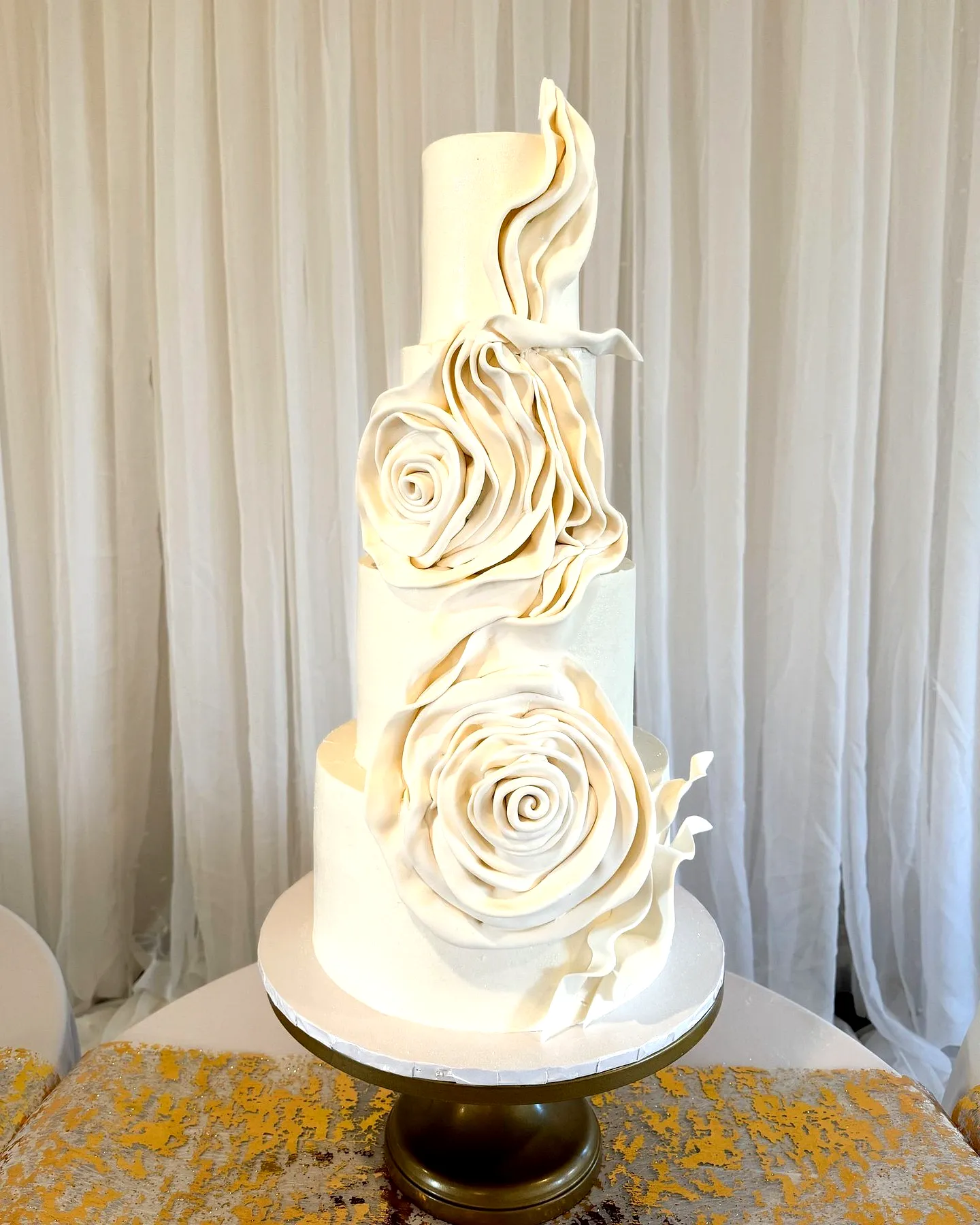 Contemporary Wedding Cake with Elegant Roses and Sleek Modern Aesthetic
