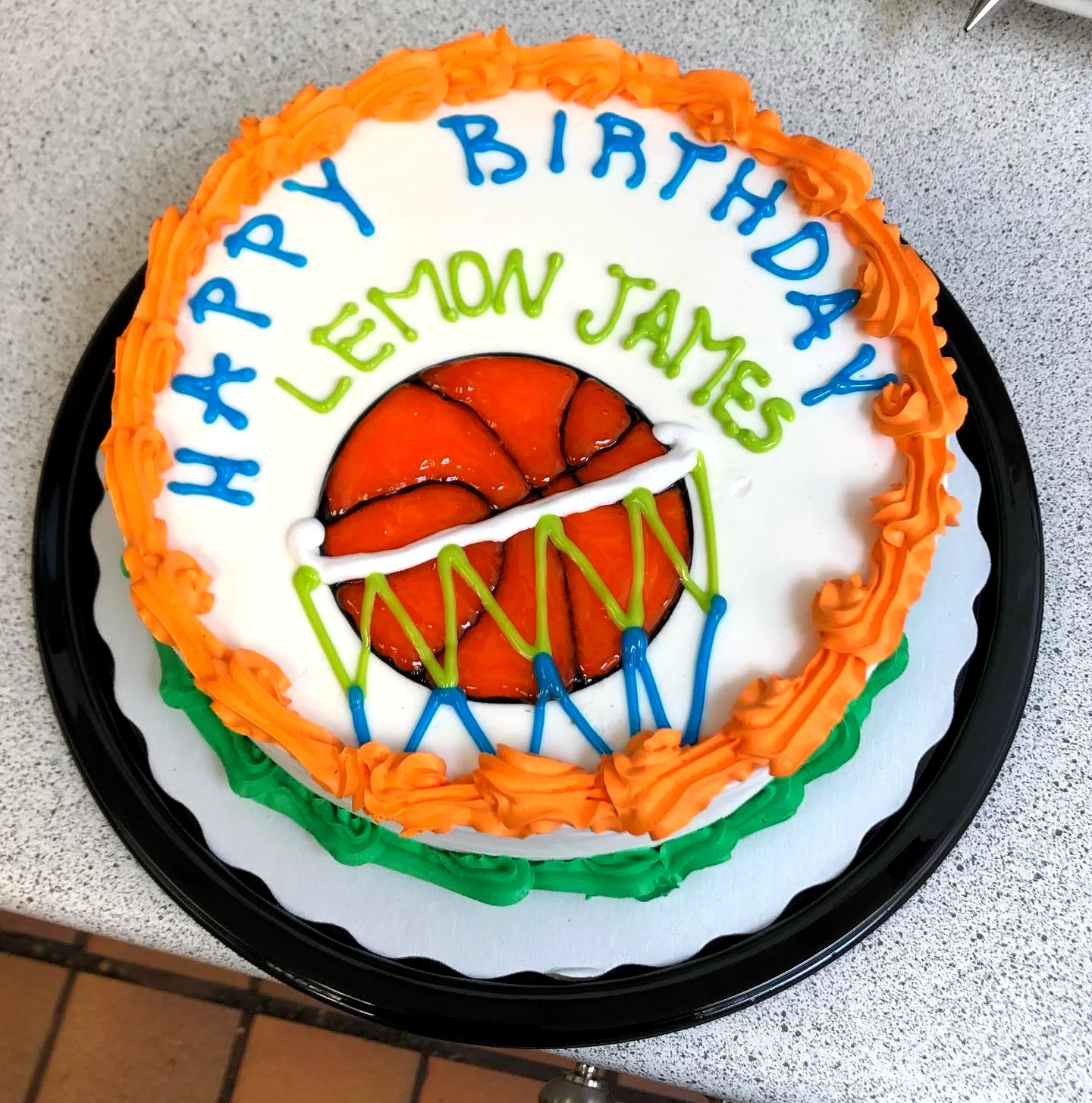 Creative basketball birthday cake design for a fun celebration