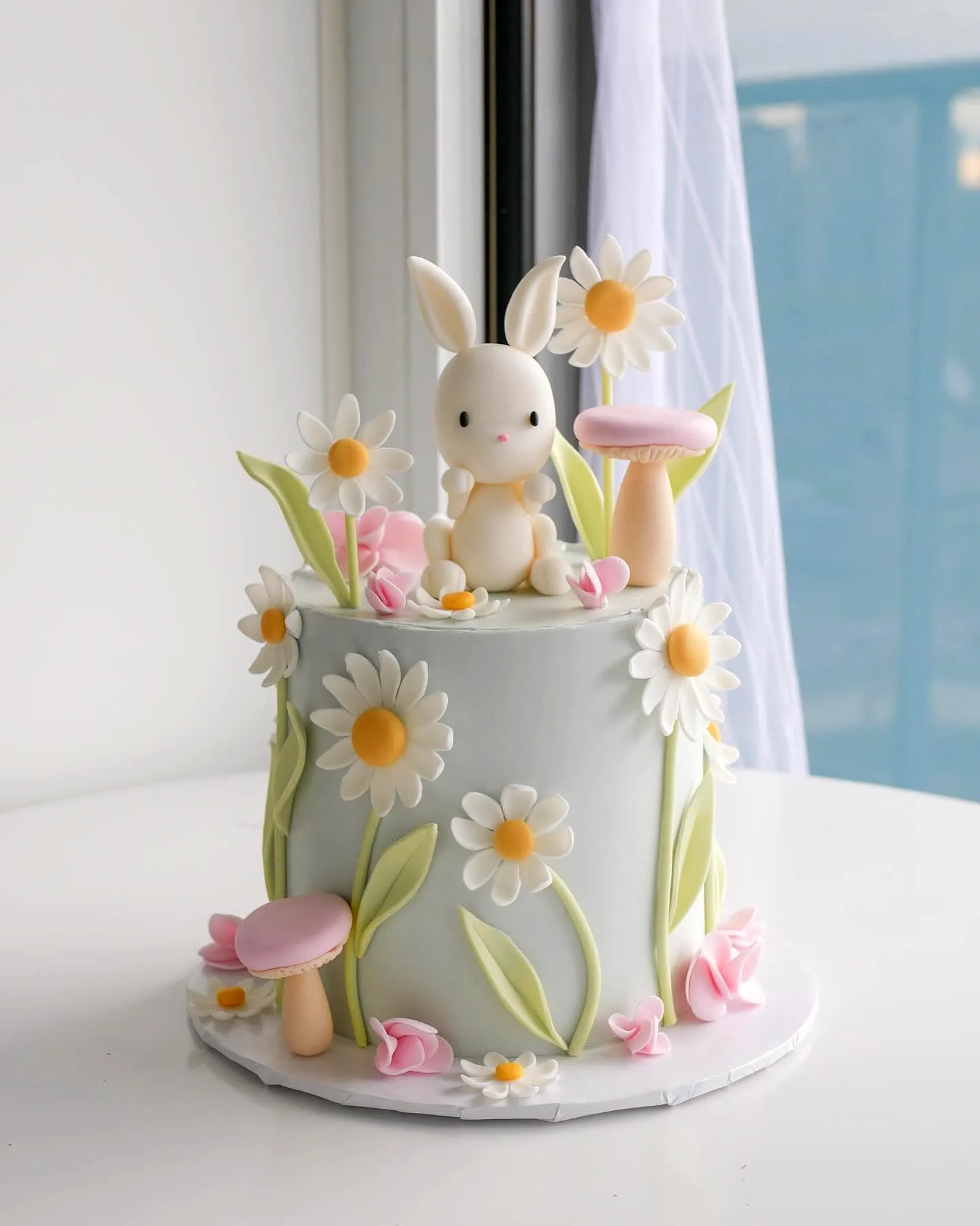 Creative Bunny Cake Design for a Whimsical Spring Celebration