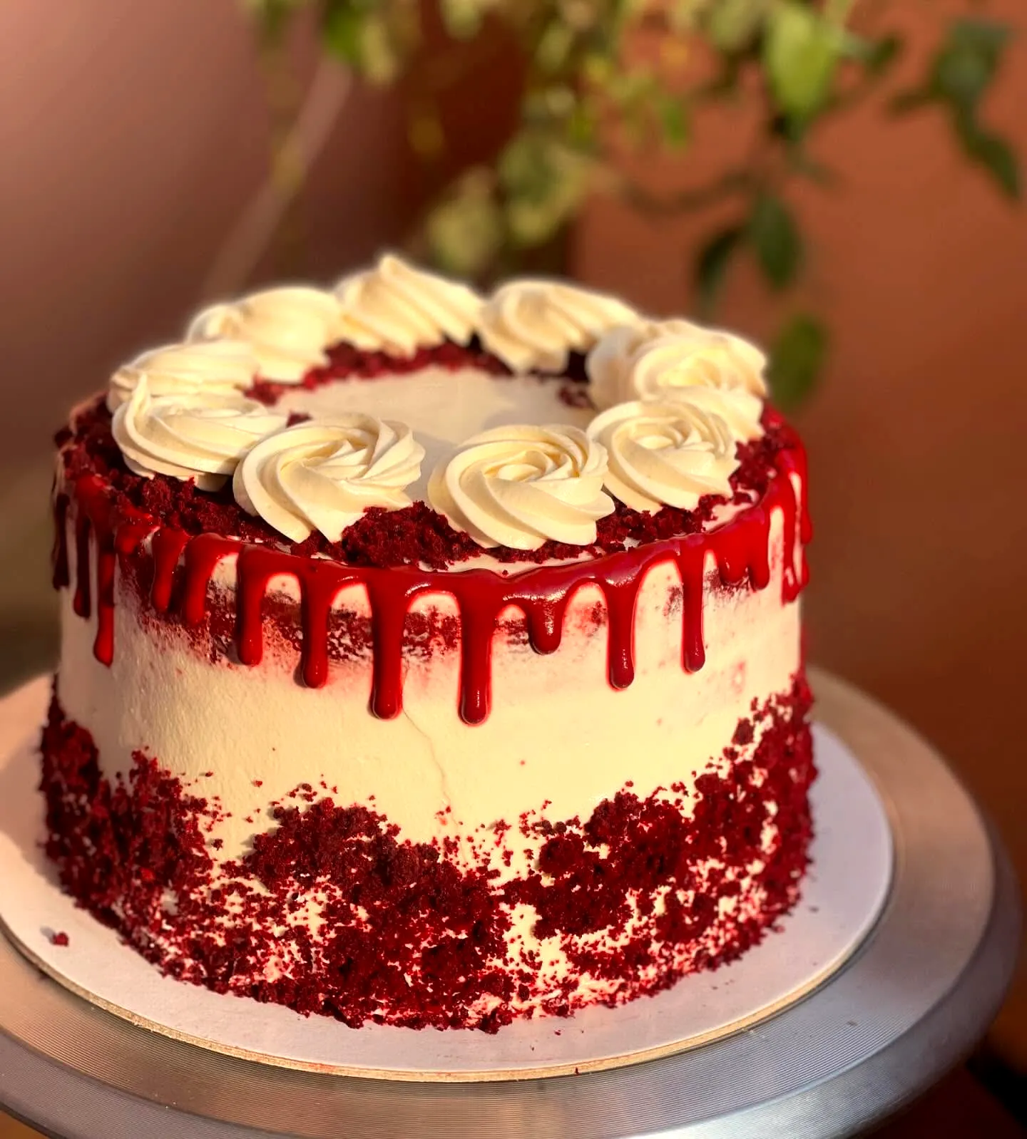 Creative Red Velvet Birthday Cake Design with White Cream Cheese Frosting