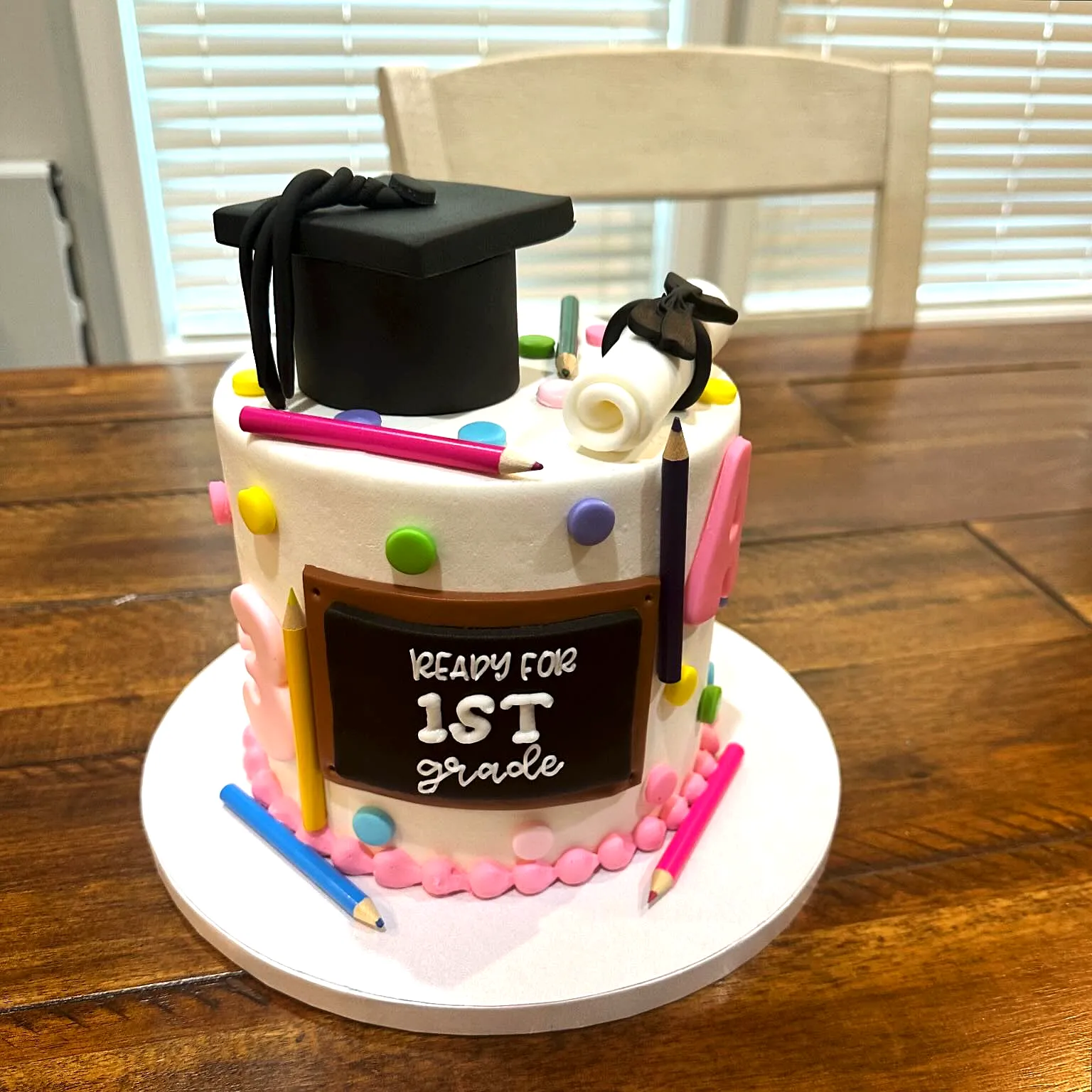 Cute and Colorful Kindergarten Graduation Cake Designs for Celebrations