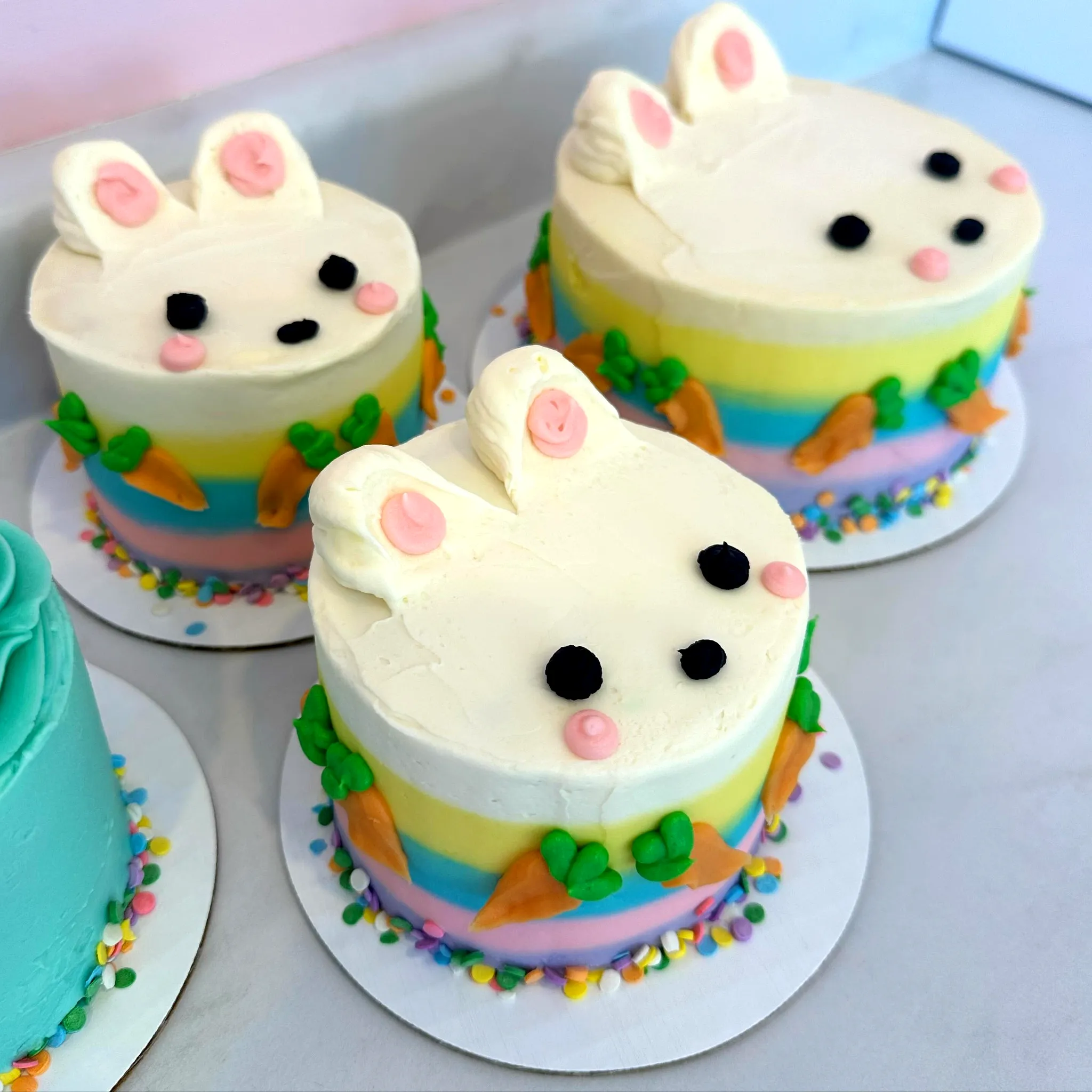 Cute Easter Cake Decorating Ideas with Whimsical Bunny Themes and Pastel Hues