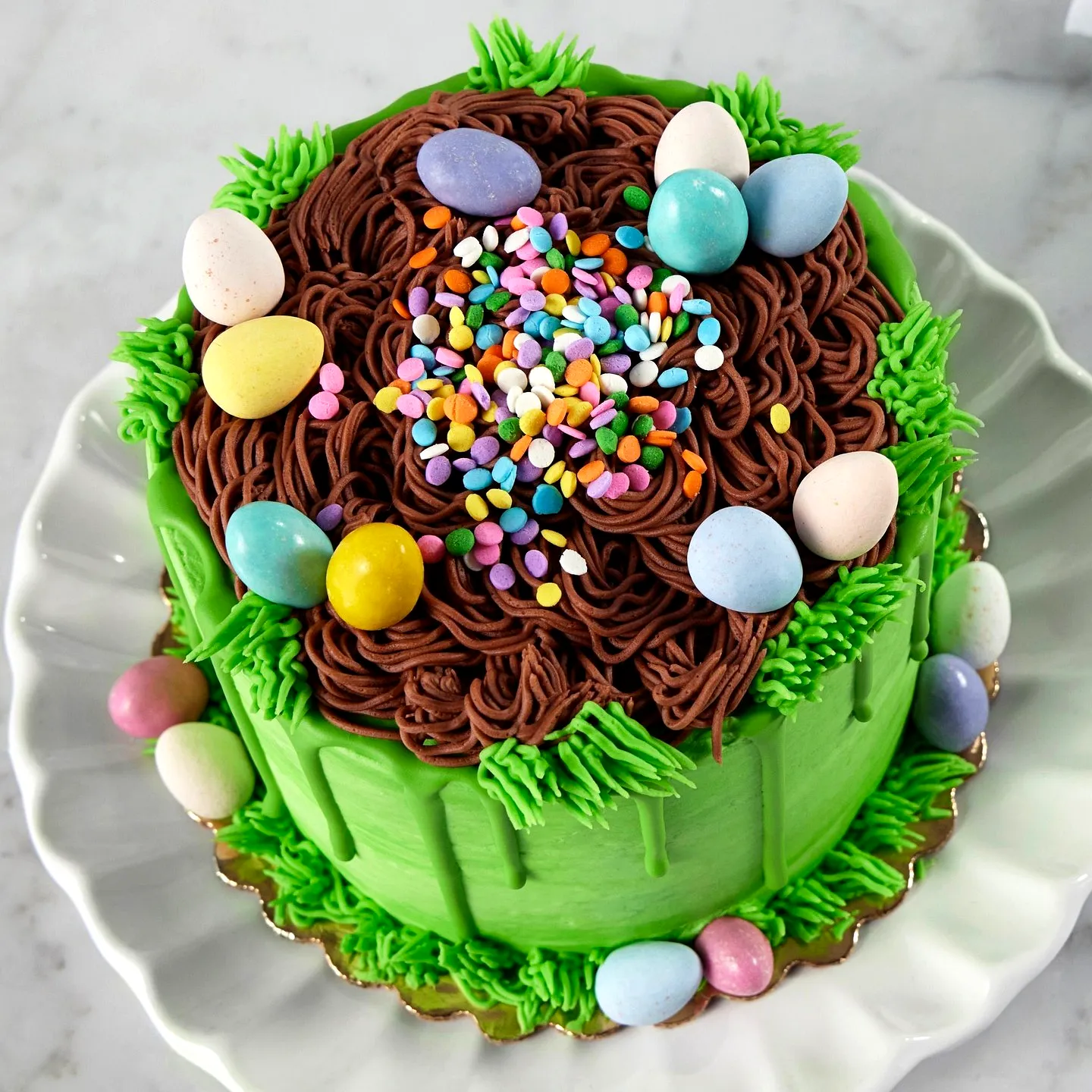 Cute Easter cake icing ideas for a colorful and festive touch