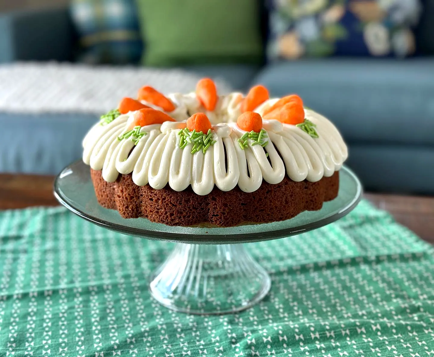 Cute Easter carrot cake decorating ideas for a festive celebration