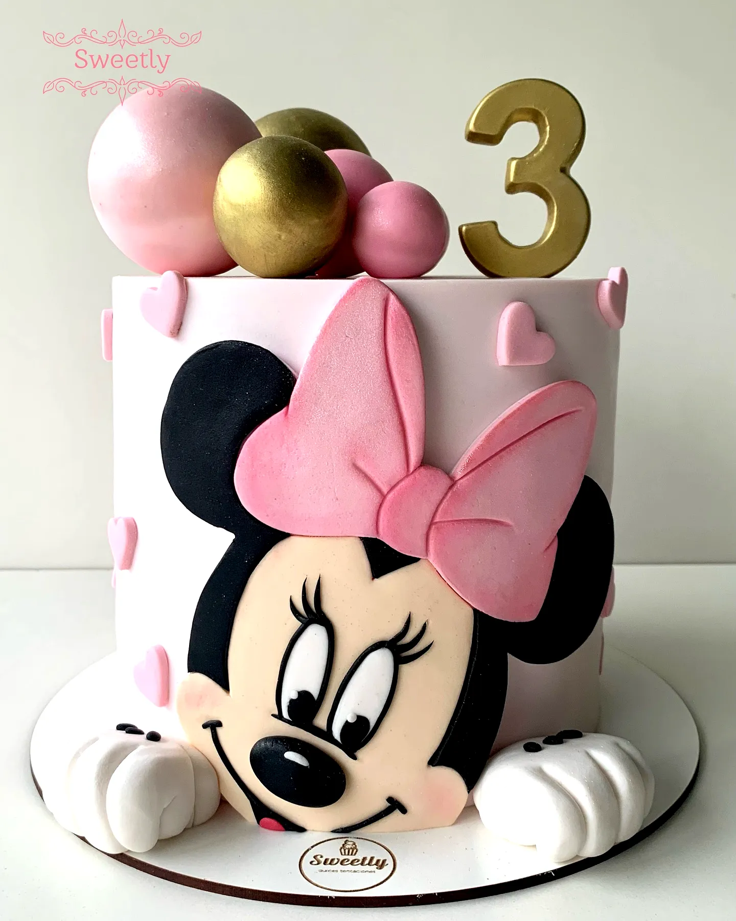 Cute Minnie Mouse Birthday Cake Design with Pink and White Colors