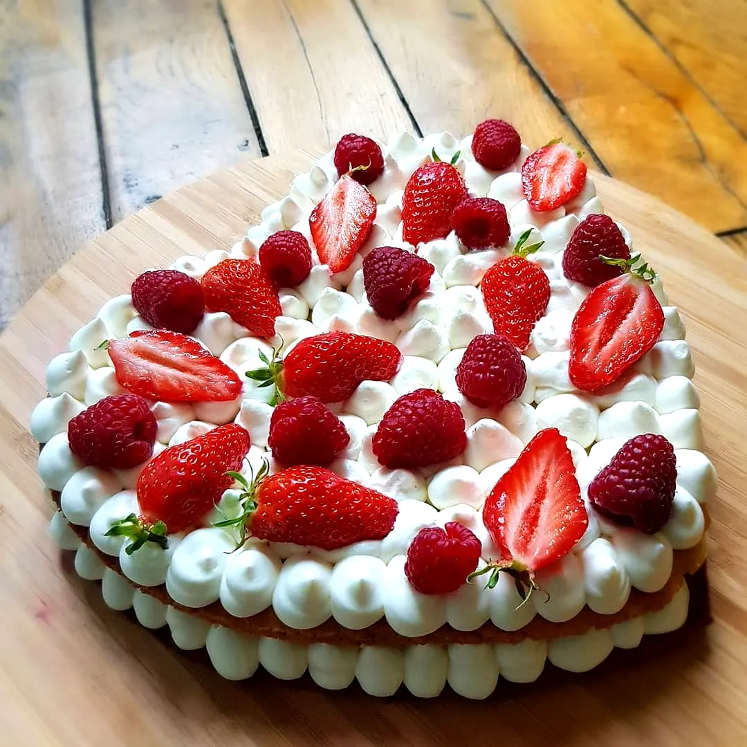 Cute Strawberry Birthday Cake Design with Whipped Cream and Fresh Berries