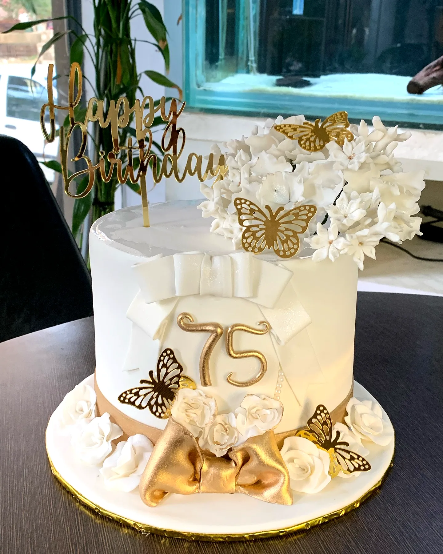 Elegant 75th Birthday Cake for a Sophisticated Celebration
