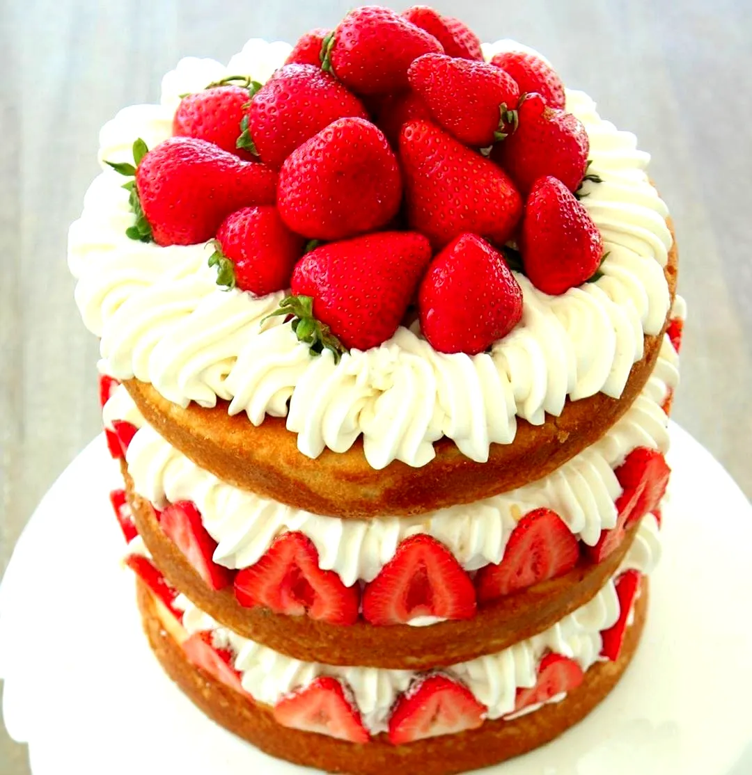 Elegant Strawberry Birthday Cake Design for a Fresh Celebration