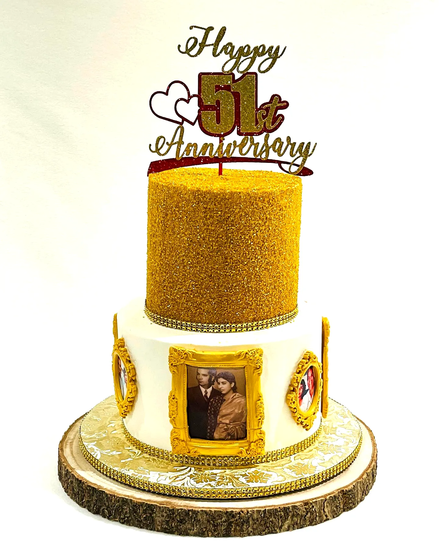 Elegant wedding anniversary cake design for a memorable celebration