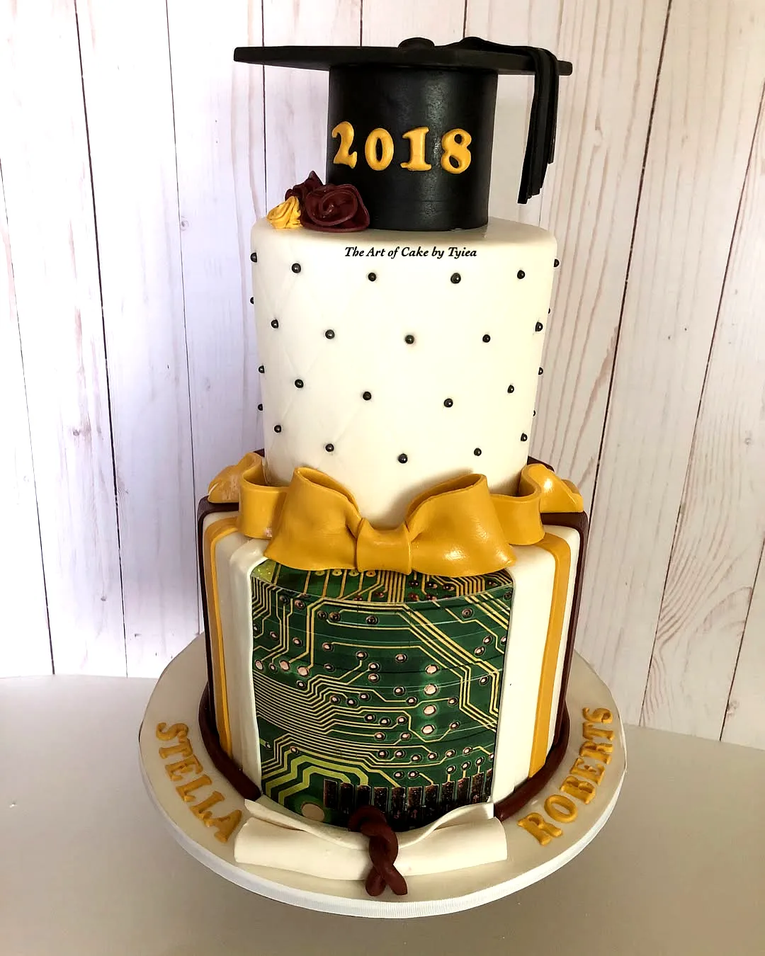 Trendy Graduation Cake for Guys in Elegant White and Gold Design