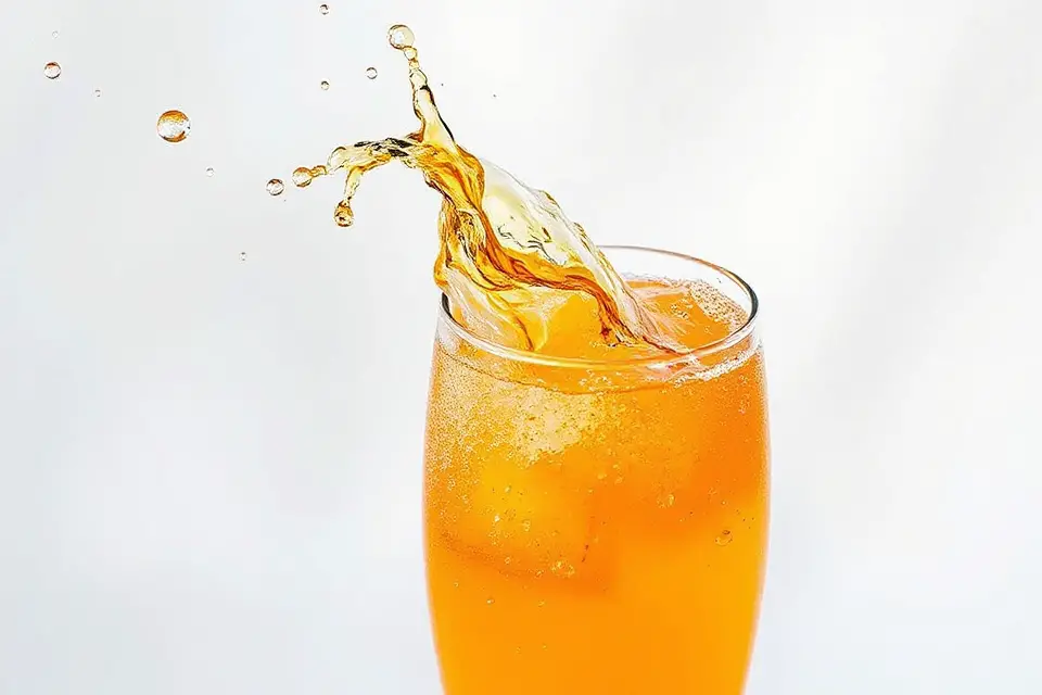 fizzy drink splash photo